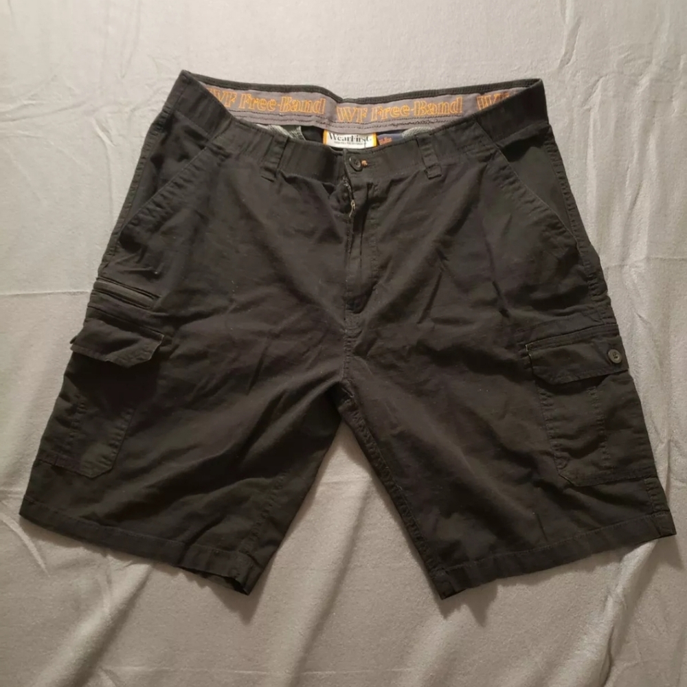 Wearfirst Size 40 Black Cargo Shorts